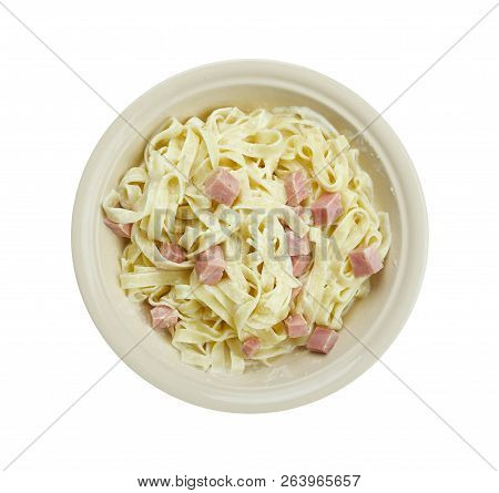 Fettuccine Alfredo
