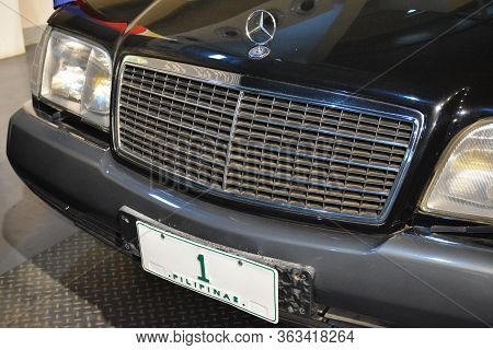 Quezon City, Ph - Apr. 28: Mercedes-benz S600 Lwb Used By President Gloria Macapagal Arroyo Display 