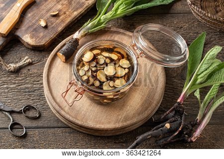 Preparation Of Alcohol Tincture From Fresh Comfrey Root Collected In Spring