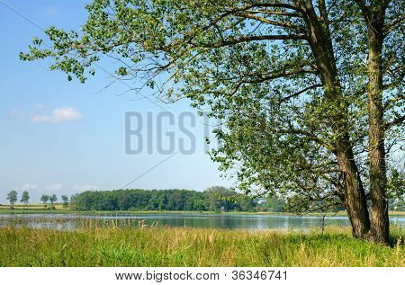 Pěkný výhled z The Lake Sellin (selliner See) v Ruegen, Německo
