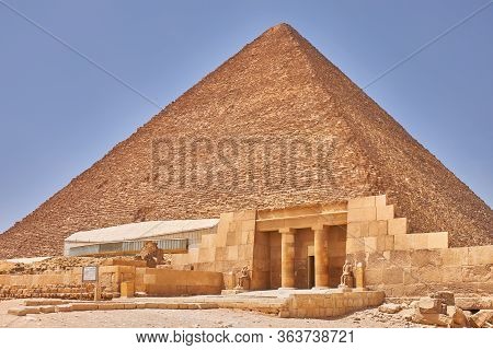 The Great Pyramid Of Giza (pyramid Of Khufu Or Pyramid Of Cheops) Is The Oldest And Largest Of The T