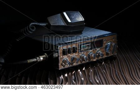 Two Way Radio And Microphone That Work On Sideband