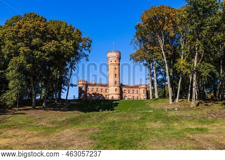 Castle Of Raudone - Renaissance Style Manor With A Cylindrical Tower