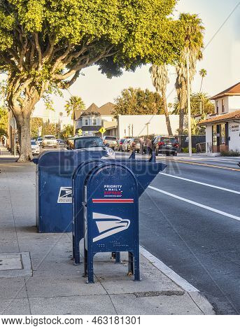 Ventura, United States - February 21 : A Drive Thru Us Mail Box On The Street In Ventura For Express