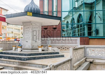 Istanbul, Turkiye: September 5, 2022: Public Ablution Fountain In Courtyard Of Urban Mosque.