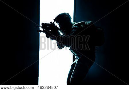 Paratroopers Of French 1st Marine Infantry Parachute Regiment Rpima Studio Shot Firing Pointing Weap