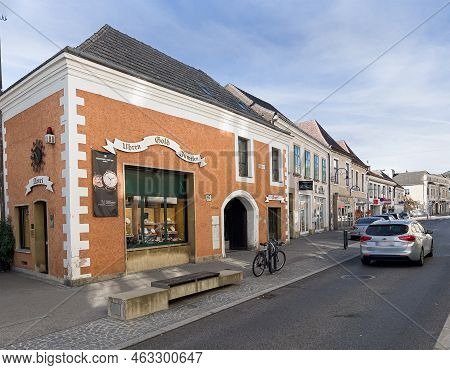 Moedling, Austria(lower Austria), October 9 ,2022 Selective Focus On The Houses And Streets Of The A
