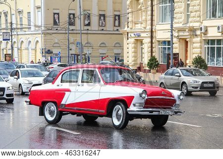 Moscow, Russia - June 3, 2012: Soviet Luxury Car Gaz-21 Volga Takes Part In The L.u.c. Chopard Class