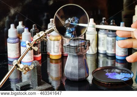 Giant Magnifying Glass To Facilitate The Painting Of Small Figures Of Board Games Used For Role-play