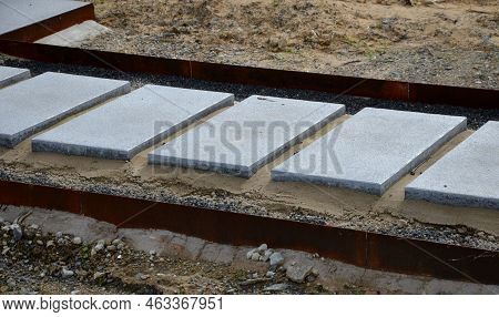 Concrete Path Lawn Pedal Rectangular Shape In Regular Grid Routed Directly Through Beautiful Lawn Su