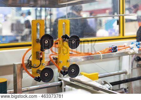 Power Vacuum Suction Pad Lifter Unit For Carry And Transfer Metal Sheet Glass Plastic Or Other Mater