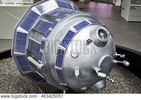 06.17.2022 Russia Moscow Vdnh Pavilion Cosmos Luna-3 Soviet Automatic Interplanetary Station For The