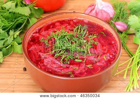 Červený boršč s koprem
