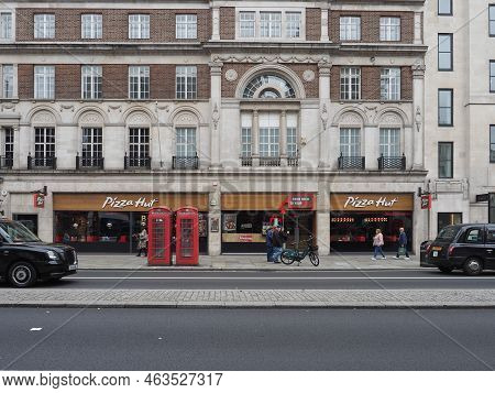 London, Uk - Circa October 2022: Pizza Hut Storefront