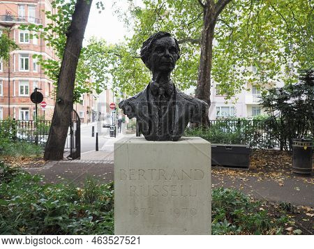 Russell Statue In London