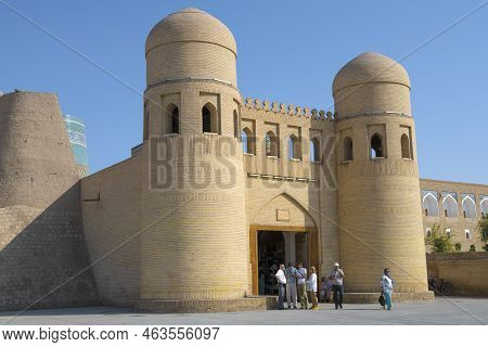 Khiva, Uzbekistan - September 07, 2022: Ota-darvoza Gate Of The Ichan-kala Inner City Close-up On A 