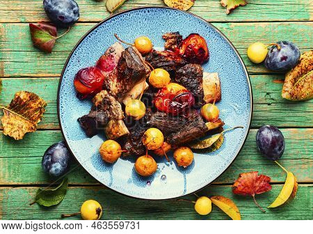 Baked Lamb Ribs With Fruit Sauce