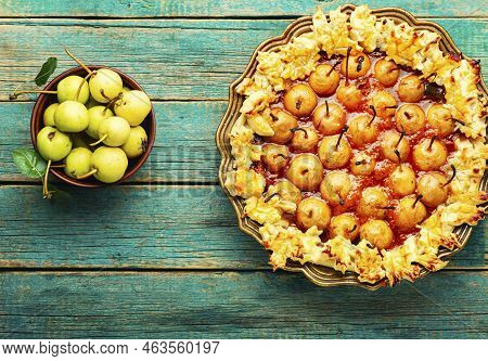 Appetizing Autumn Pear Pie.