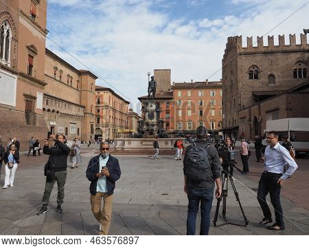 Neptune Fountain In Bologna