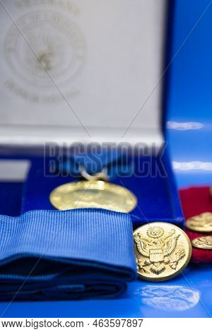 Louisiana/usa  - July 06 2019: Medal Of Honor For Louisiana Veterans And Military Buttons.