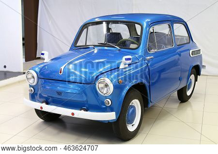 Chelyabinsk, Russia - September 18, 2016: Blue Soviet Minicar Zaz-965 Zaporozhets In The Retro Cars 