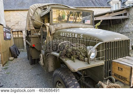 Sainte Marie Du Mont, France - April 5: Collectible Old Ww2 Us Vehicles In Sainte Marie Du Mont, Nor