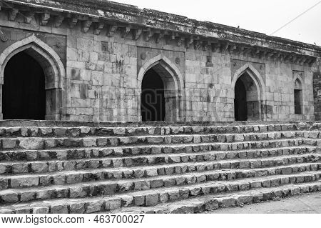 Mughal Architecture Inside Lodhi Gardens, Delhi, India, Beautiful Architecture Inside The The Three-