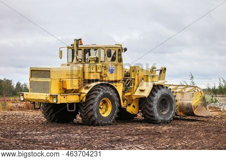 Yamal, Russia - August 13, 2022: Four-wheel Drive Heavy Duty Tractor Kirovets K-701 At A Countryside