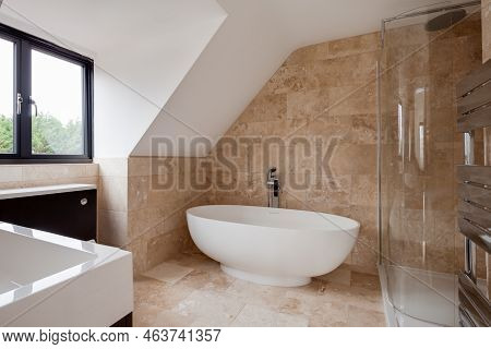 Dry Drayton, Cambridgeshire - Jan 10 2017: Luxury Modern Contemporary Bathroom With Bath And Shower