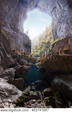Inside The Cetatile Ponorului Cave, Romania. Beautiful Scenery Crafted By The Nature