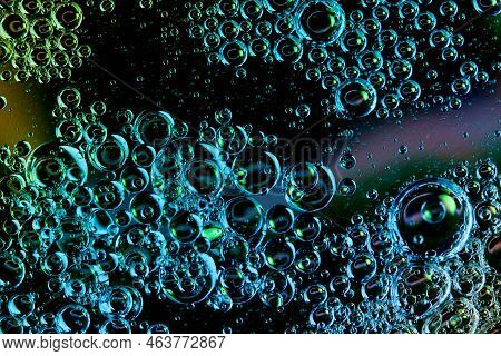Oil Bubbles, Obstraction, Beauty In Ordinary,can Be Used For Background