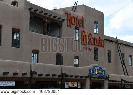 Taos Nm - Jul 29: Hotel La Fonda De Taos At Taos Plaza In Taos, New Mexico, As Seen On July 29, 2021