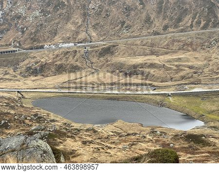 Autumn Atmosphere On The Nameless Lakes In The Swiss Alpine Area Of The St. Gotthard Pass (gotthardp