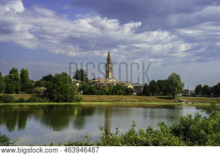 Country Landscape In Polesine Near Adria, Rovigo Province, Veneto, Italy, At Summer