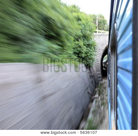 トンネルの入口