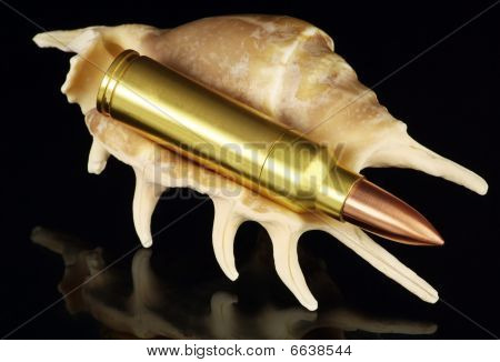 Kugel auf einer Nussschale