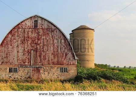 Arched Roof Barn