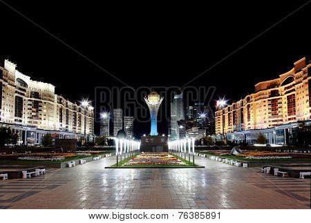 Night The Central Square Of Astana.