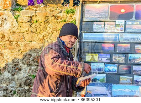Poster seller