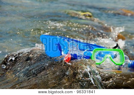Composition fins, mask, snorkel