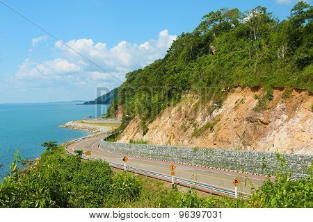 The road and mountian