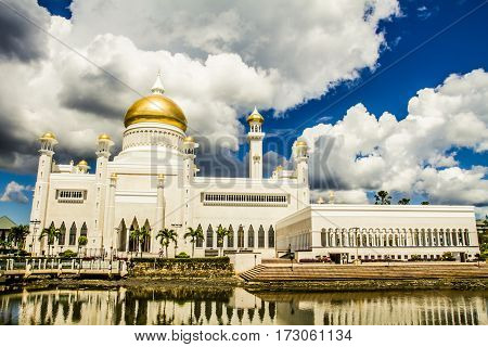 Sultan Omar Ali Saifuddin Mosque