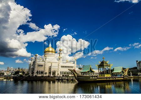 Sultan Omar Ali Saifuddin Mosque