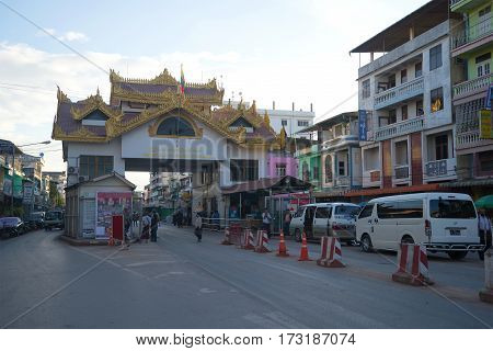 MYAWADI, MYANMAR - DECEMBER 16, 2016: Border checkpoint on the Burma-Thai border in the early morning