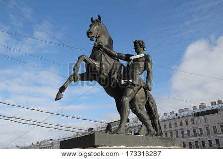 Ани́чков мост -- один из самы