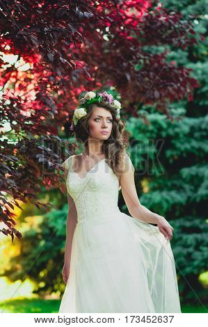 Portrait of the bride -bride in an expensive wedding dress