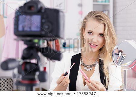 Girl And Make Up Online