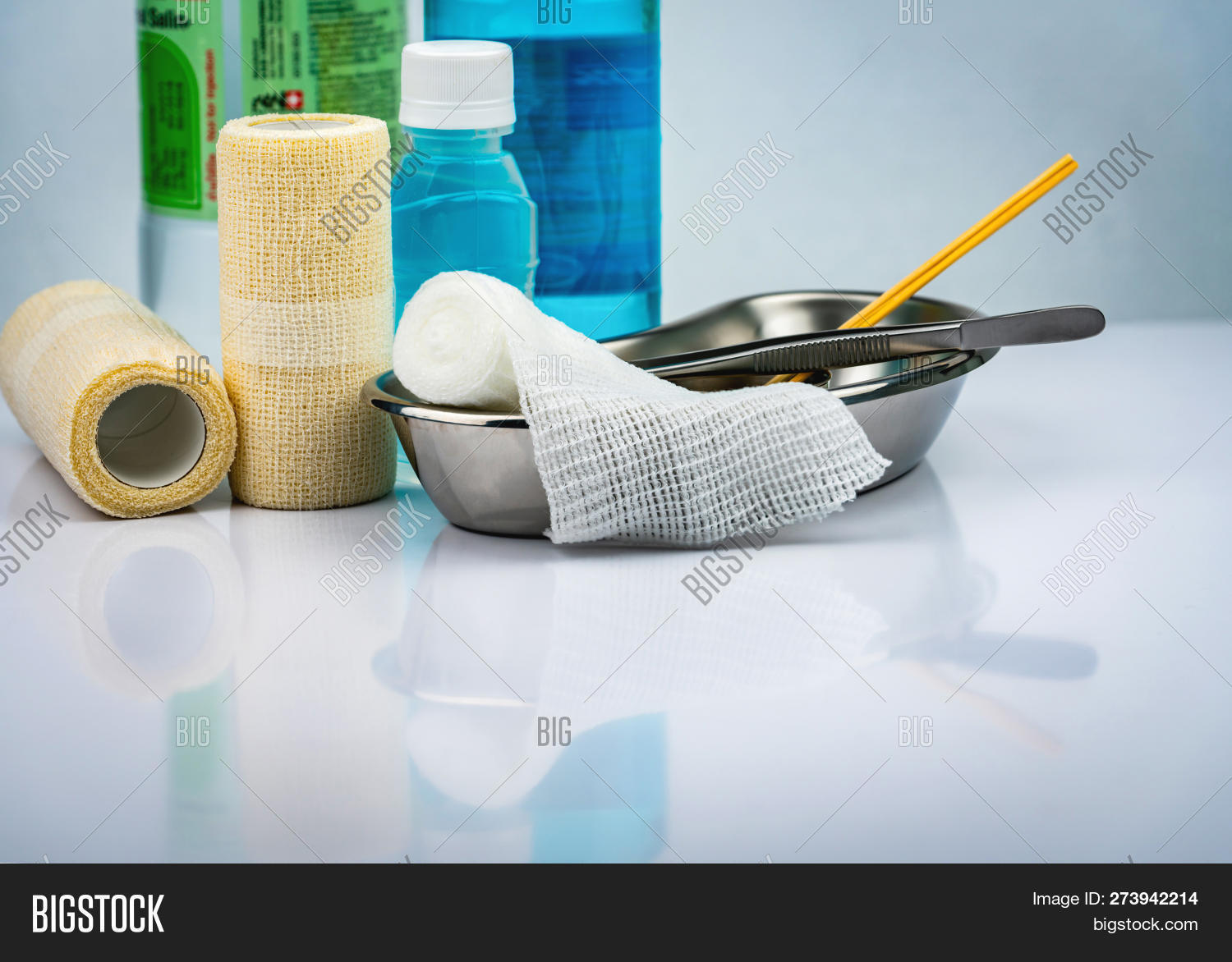 Imagen y foto Wound Care Dressing (prueba gratis) Bigstock