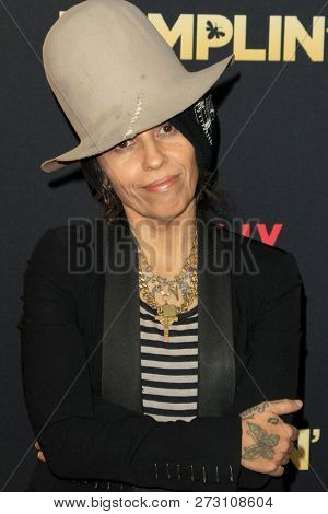 LOS ANGELES - DEC 6:  Linda Perry at the 