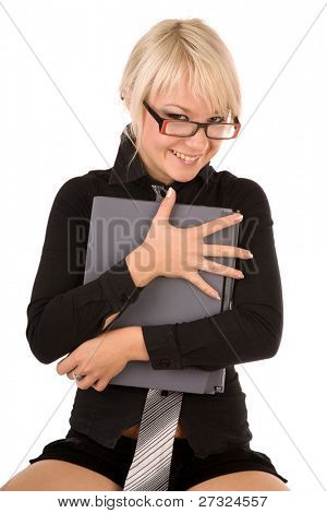 giovane ragazza divertente con il computer portatile sul bianco